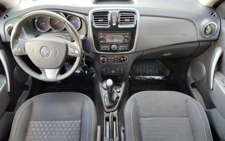 Renault Sandero II рестайлинг, 2015 год, 698 750 рублей, 13 фотография