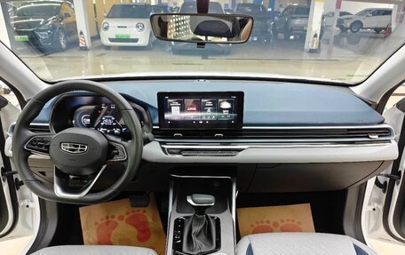 Geely Emgrand, 2022 год, 1 590 000 рублей, 6 фотография