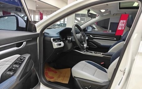 Geely Emgrand, 2022 год, 1 590 000 рублей, 7 фотография