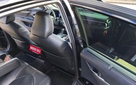 Toyota Camry, 2019 год, 2 300 000 рублей, 3 фотография