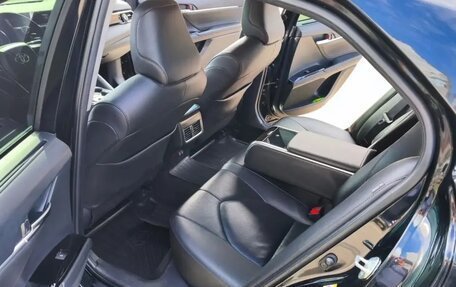 Toyota Camry, 2019 год, 2 300 000 рублей, 7 фотография
