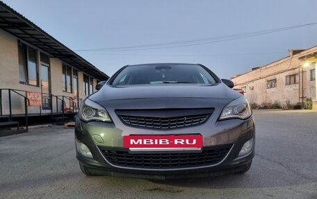 Opel Astra J, 2010 год, 650 000 рублей, 2 фотография