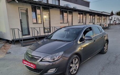 Opel Astra J, 2010 год, 650 000 рублей, 4 фотография