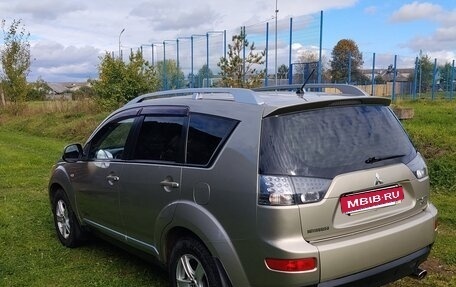 Mitsubishi Outlander III рестайлинг 3, 2008 год, 900 000 рублей, 4 фотография