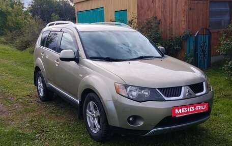 Mitsubishi Outlander III рестайлинг 3, 2008 год, 900 000 рублей, 2 фотография