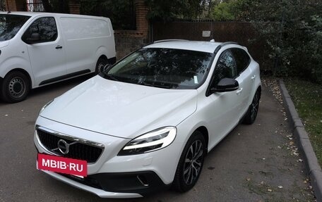 Volvo V40 Cross Country I, 2019 год, 2 050 000 рублей, 2 фотография
