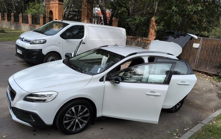 Volvo V40 Cross Country I, 2019 год, 2 050 000 рублей, 21 фотография