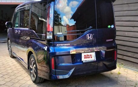 Honda Stepwgn IV, 2019 год, 2 350 000 рублей, 5 фотография