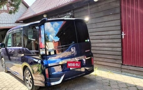 Honda Stepwgn IV, 2019 год, 2 350 000 рублей, 4 фотография