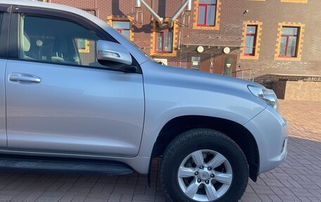 Toyota Land Cruiser Prado 150 рестайлинг 2, 2010 год, 2 490 000 рублей, 9 фотография