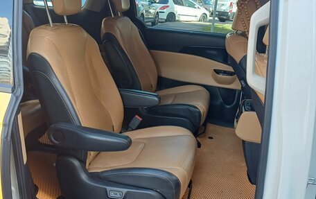 KIA Carnival, 2021 год, 2 850 000 рублей, 8 фотография