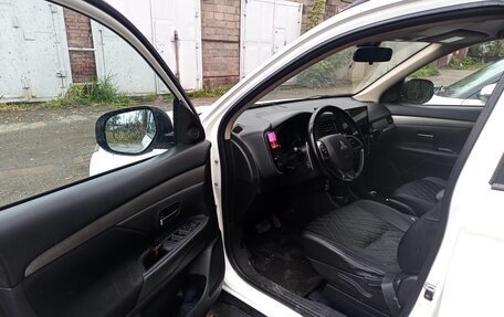Mitsubishi Outlander III рестайлинг 3, 2012 год, 1 350 000 рублей, 6 фотография
