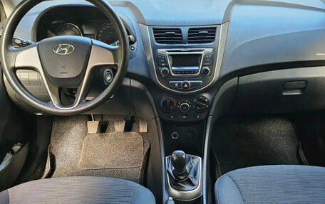 Hyundai Solaris II рестайлинг, 2016 год, 850 000 рублей, 13 фотография