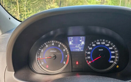 Hyundai Solaris II рестайлинг, 2016 год, 850 000 рублей, 12 фотография