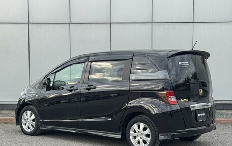 Honda Freed I, 2010 год, 999 999 рублей, 2 фотография
