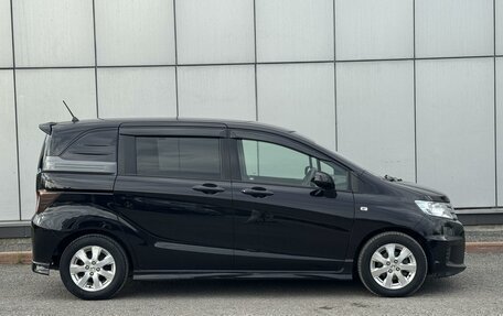 Honda Freed I, 2010 год, 999 999 рублей, 5 фотография