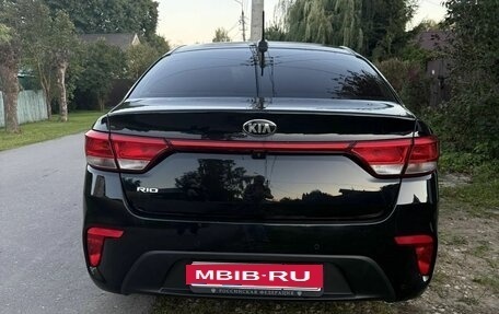 KIA Rio IV, 2018 год, 1 300 000 рублей, 2 фотография