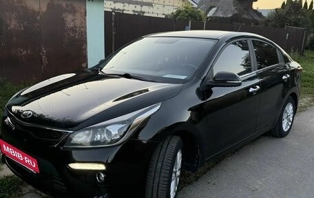 KIA Rio IV, 2018 год, 1 300 000 рублей, 6 фотография