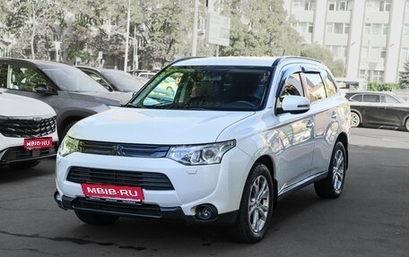 Mitsubishi Outlander III рестайлинг 3, 2013 год, 1 420 000 рублей, 1 фотография