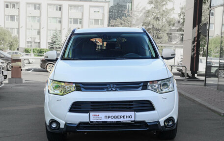 Mitsubishi Outlander III рестайлинг 3, 2013 год, 1 420 000 рублей, 2 фотография