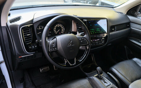 Mitsubishi Outlander III рестайлинг 3, 2013 год, 1 420 000 рублей, 10 фотография
