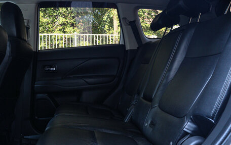Mitsubishi Outlander III рестайлинг 3, 2013 год, 1 420 000 рублей, 8 фотография