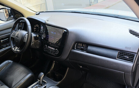 Mitsubishi Outlander III рестайлинг 3, 2013 год, 1 420 000 рублей, 7 фотография
