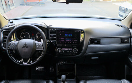 Mitsubishi Outlander III рестайлинг 3, 2013 год, 1 420 000 рублей, 9 фотография