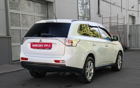 Mitsubishi Outlander III рестайлинг 3, 2013 год, 1 420 000 рублей, 4 фотография