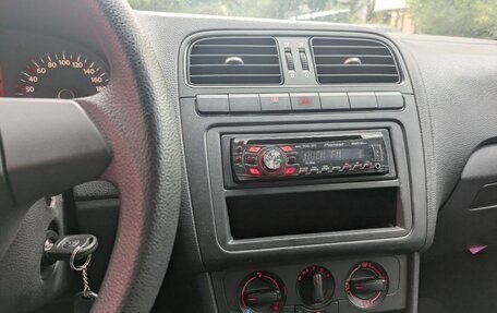 Volkswagen Polo VI (EU Market), 2011 год, 600 000 рублей, 6 фотография