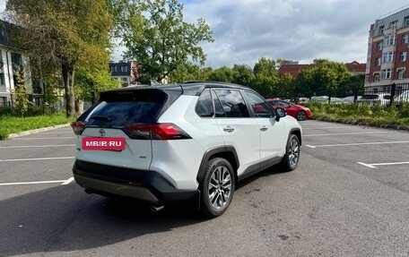 Toyota RAV4, 2019 год, 2 830 000 рублей, 4 фотография