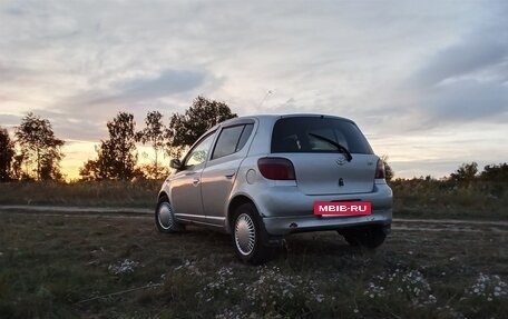 Toyota Vitz, 1999 год, 310 000 рублей, 4 фотография