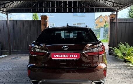 Lexus RX IV рестайлинг, 2017 год, 3 650 000 рублей, 7 фотография