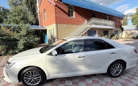 Toyota Camry, 2017 год, 1 990 000 рублей, 11 фотография