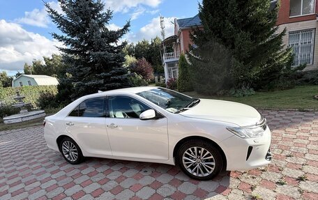 Toyota Camry, 2017 год, 1 990 000 рублей, 10 фотография
