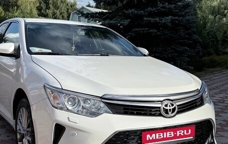 Toyota Camry, 2017 год, 1 990 000 рублей, 2 фотография