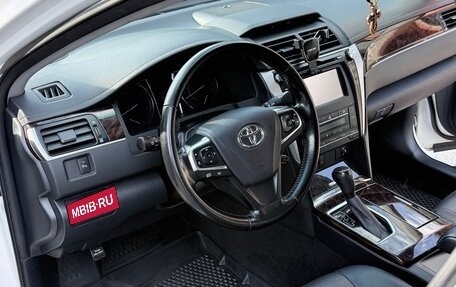 Toyota Camry, 2017 год, 1 990 000 рублей, 28 фотография