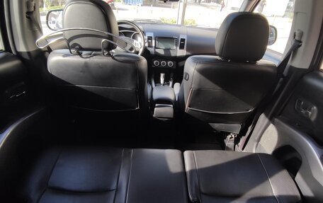 Mitsubishi Outlander III рестайлинг 3, 2007 год, 1 200 000 рублей, 15 фотография