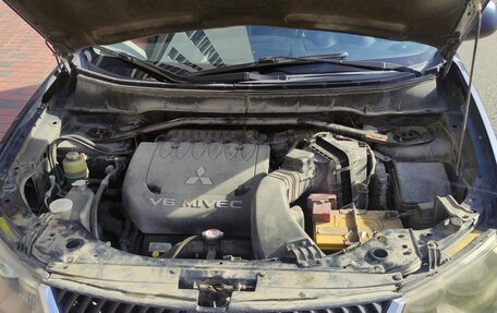 Mitsubishi Outlander III рестайлинг 3, 2007 год, 1 200 000 рублей, 13 фотография