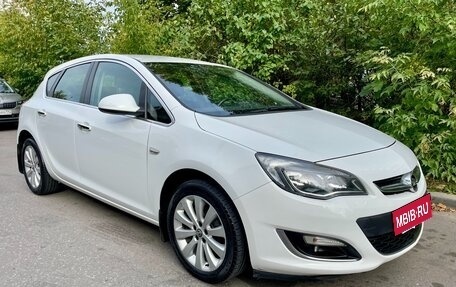 Opel Astra J, 2013 год, 1 075 000 рублей, 3 фотография