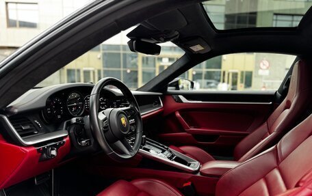 Porsche 911, 2019 год, 14 975 000 рублей, 26 фотография