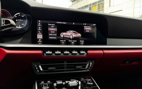 Porsche 911, 2019 год, 14 975 000 рублей, 38 фотография