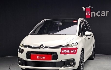 Citroen C4 Picasso II рестайлинг, 2018 год, 1 900 000 рублей, 3 фотография
