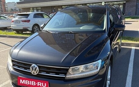 Volkswagen Tiguan II, 2019 год, 2 000 000 рублей, 1 фотография
