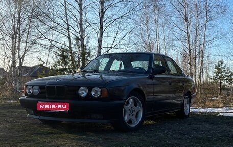 BMW 5 серия, 1989 год, 550 000 рублей, 1 фотография