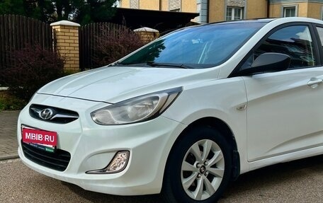 Hyundai Solaris II рестайлинг, 2011 год, 680 000 рублей, 3 фотография