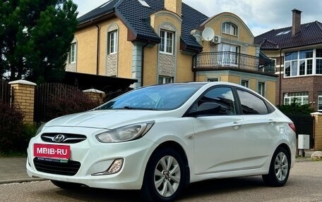 Hyundai Solaris II рестайлинг, 2011 год, 680 000 рублей, 2 фотография