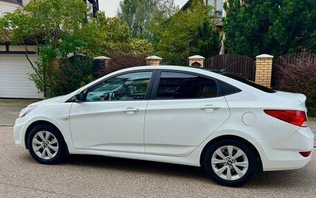 Hyundai Solaris II рестайлинг, 2011 год, 680 000 рублей, 4 фотография