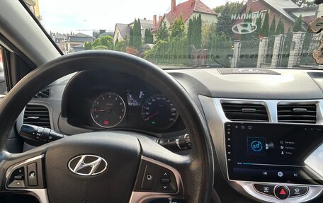 Hyundai Solaris II рестайлинг, 2011 год, 680 000 рублей, 16 фотография
