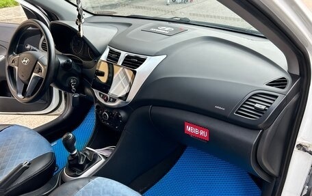 Hyundai Solaris II рестайлинг, 2011 год, 680 000 рублей, 12 фотография